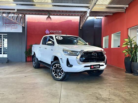 TOYOTA HILUX 2.8 D-4D TURBO DIESEL CD SRX PLUS 4X4 AUTOMÁTICO